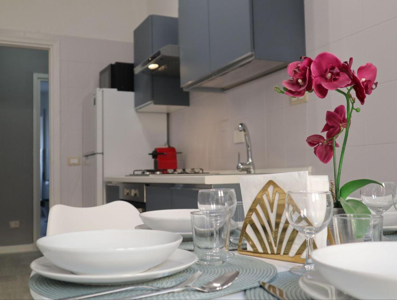 Sara'S Home - Modern Apartment Near Metro, Perfect For Families And Groups In Roma Esterno foto