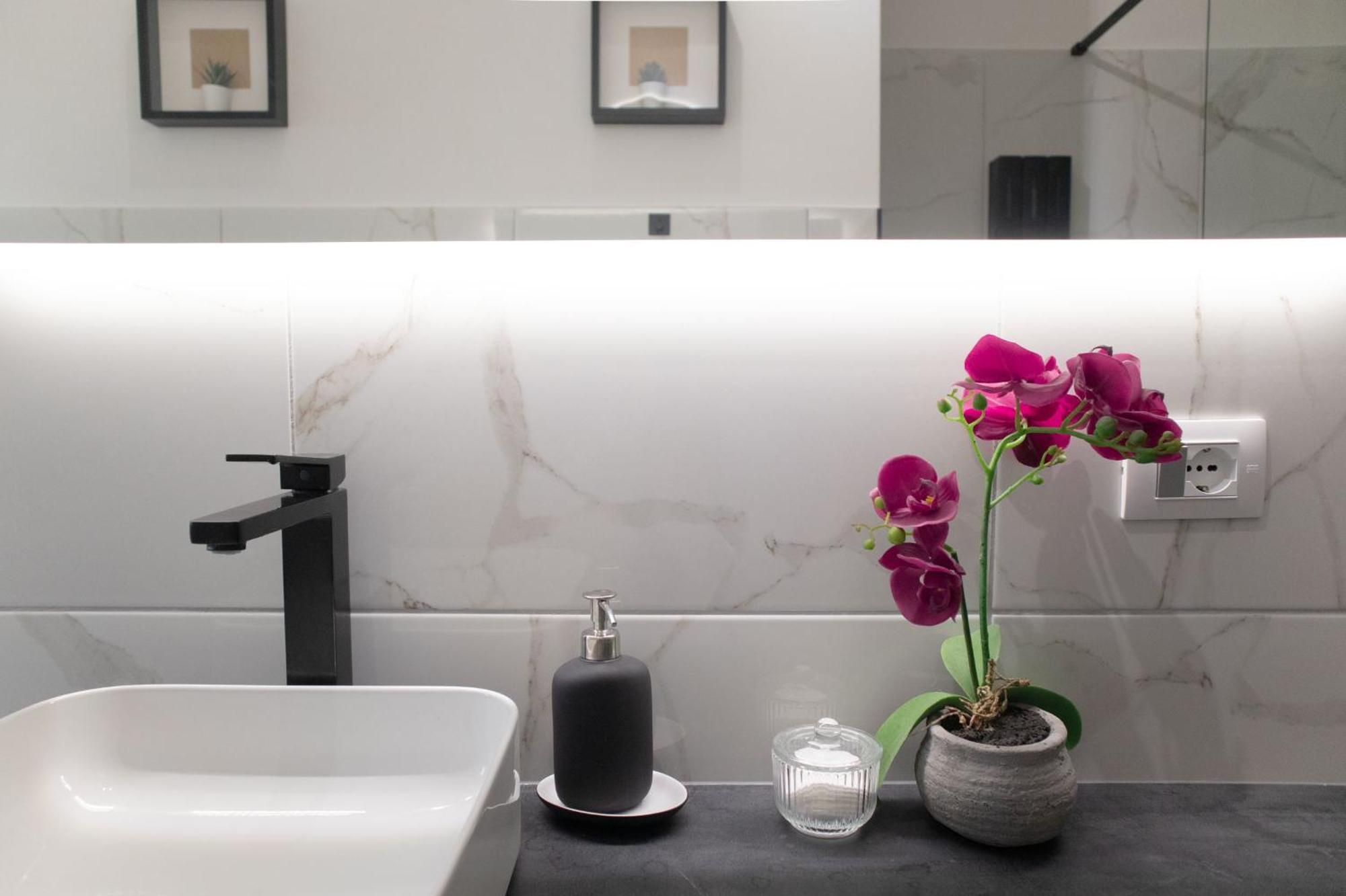 Sara'S Home - Modern Apartment Near Metro, Perfect For Families And Groups In Roma Esterno foto