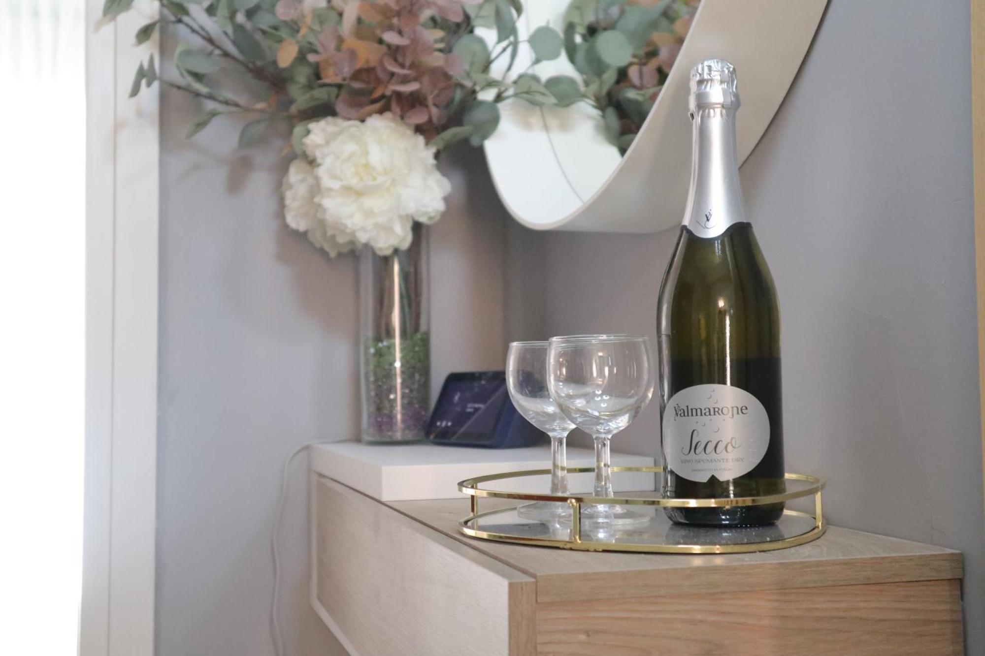 Sara'S Home - Modern Apartment Near Metro, Perfect For Families And Groups In Roma Esterno foto